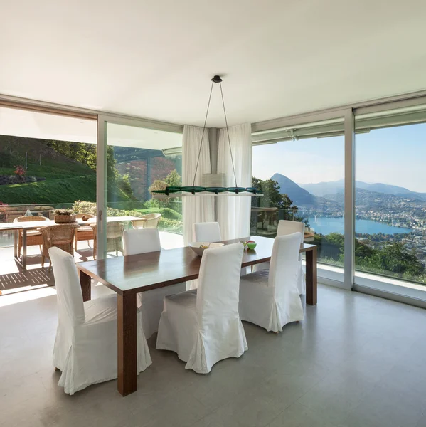 Intérieur, belle salle à manger — Photo