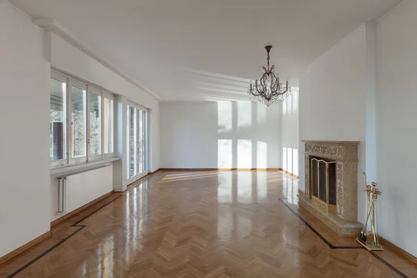 Interior, habitación vacía con chimenea — Foto de Stock