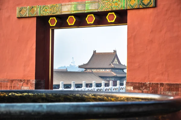 Geçitten Sarayı binaların görünümü