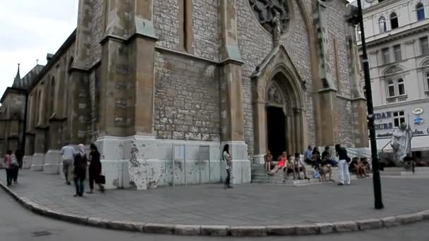 Sarajevo. Vista hacia arriba en la Catedral — Vídeo de stock