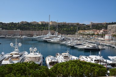 Monte Carlo marina daki Lüks Yatlar
