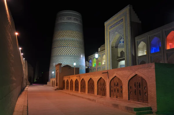 Middeleeuwse moskee in de stad van Xiva, Oezbekistan — Stockfoto