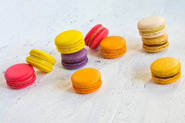 Traditionele Franse gekleurde bitterkoekjes — Stockfoto