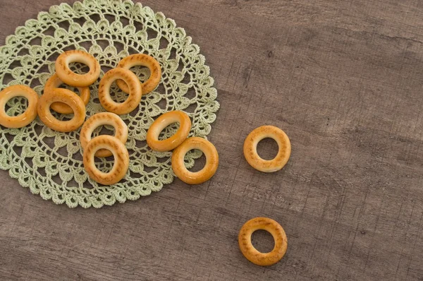 Geleneksel simit ve dantel bardak altlığı peçete