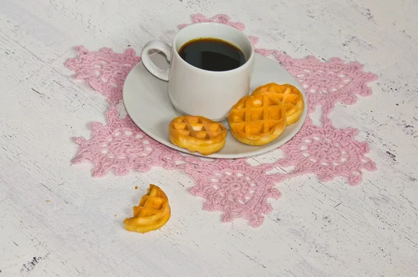 Kaffee am Morgen mit Waffeln — Stockfoto