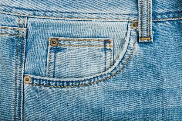 Mavi jeans cebinde