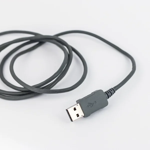 Usb кабель на білому тлі — стокове фото