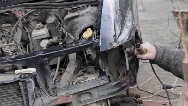 Reparación del coche después del accidente — Vídeo de stock