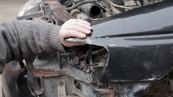 Reparación del coche después del accidente — Vídeo de stock