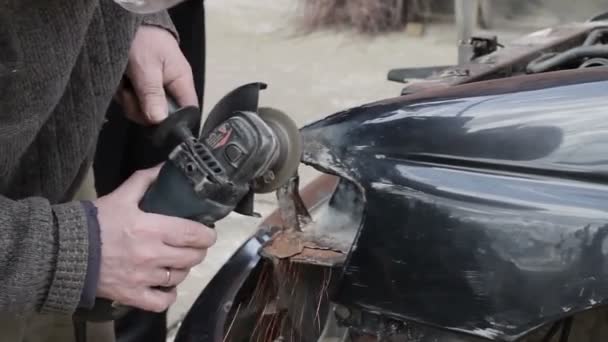 Car repair after crash — Stock Video