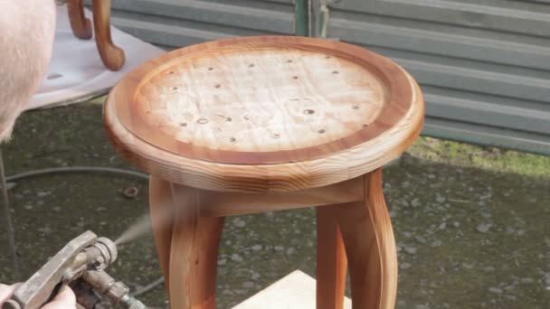 Charpentier couvre tabouret par laque — Video