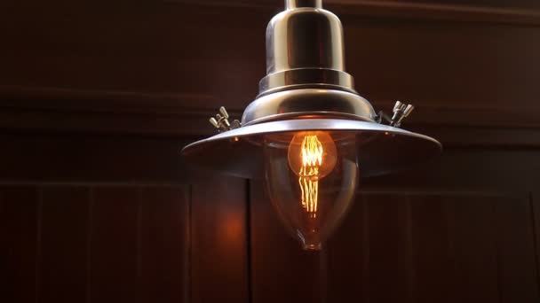 Lampada vintage in caffè — Video Stock