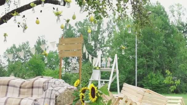 Bruiloft Floristiek in een rustieke stijl — Stockvideo