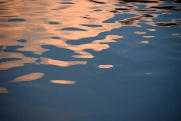 Luz Del Atardecer Agua Del Lago — Foto de Stock