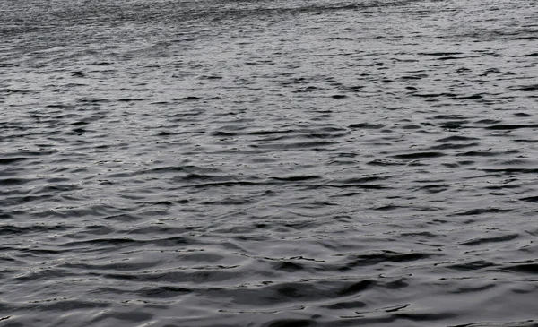 Água Áspera Lago Durante Uma Tempestade — Fotografia de Stock