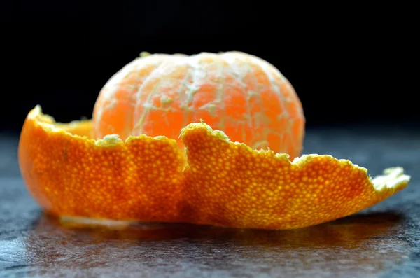 Una mandarina fresca — Foto de Stock