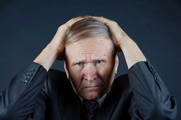 Retrato Primer Plano Hombre Negocios Aislado Sobre Fondo Negro Plano — Foto de Stock