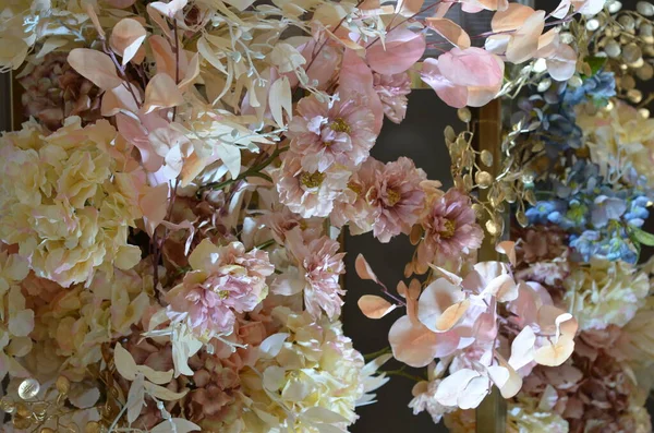 花で装飾の花の背景 花の美しいカラフルなパターンが閉じ — ストック写真