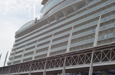 Mavi gökyüzü arka planda lüks Cruise Ship