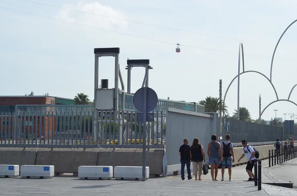 Turista a Port Vell, Barcelona, Katalónia, Spanyolország — Stock Fotó