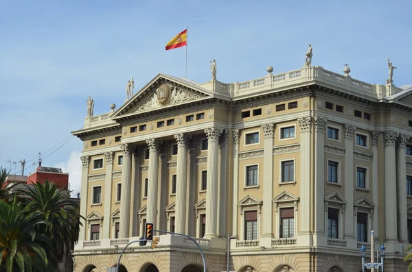 O Comandancia, edifício famoso em La Rambla em Barcelona, Catalunha, Espanha . — Fotografia de Stock