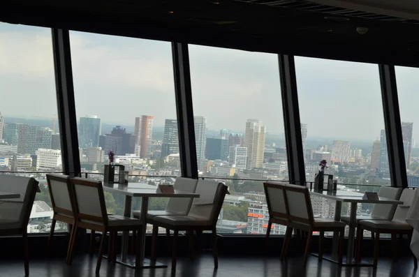 Restaurante na torre Euromast, um marco de Roterdão, Países Baixos — Fotografia de Stock