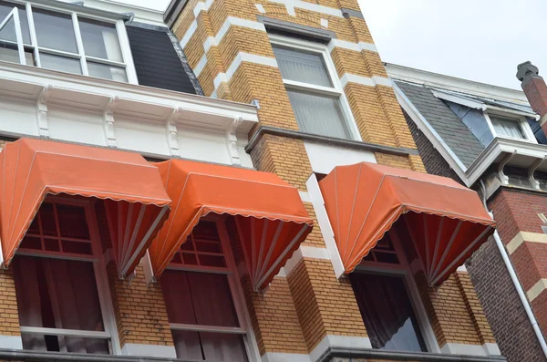 Facade of a traditional house in Netherlands — Stock Photo, Image