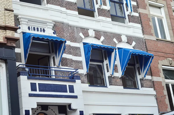 Hollanda geleneksel bir evin cephe