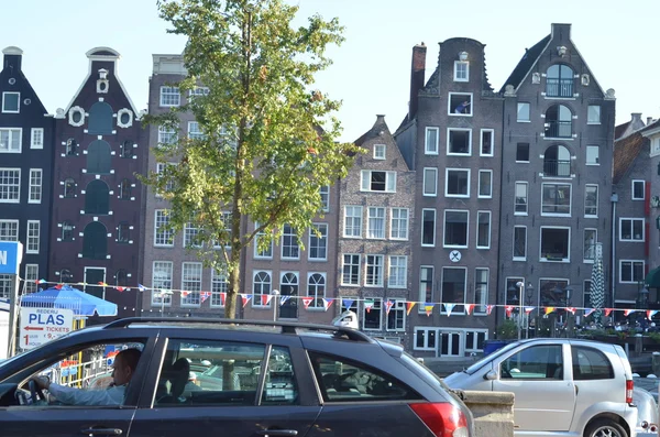 Vista sulla strada del centro di Amsterdam — Foto Stock