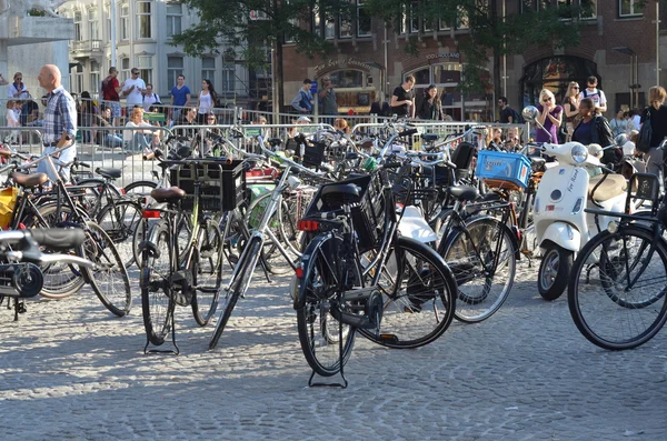 Raw of bicycles in the Dutch city Amsterdam — Stock Photo, Image