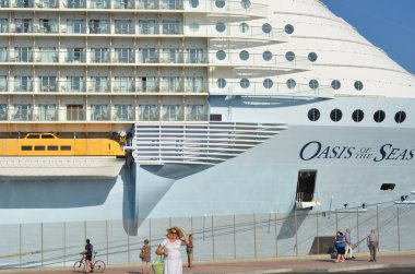 Lüks Cruise Gemi Malaga, İspanya'da demir attı
