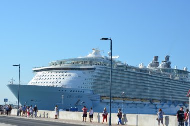 Lüks yolcu gemisi Oasis of the Seas Malaga, İspanya Kraliyet Carribean