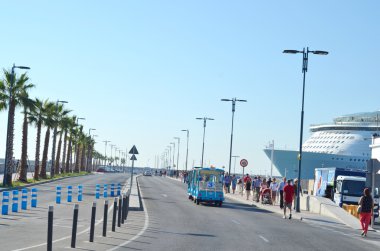 Pitoresk manzara üzerinde yol