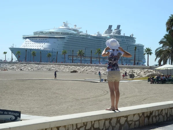 Crucero de lujo en puerto — Foto de Stock