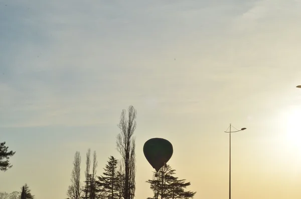 Hőlégballon az égen — Stock Fotó