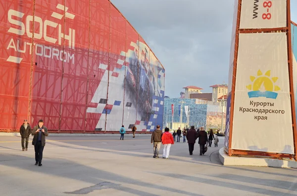 People walking in Olympic park in Sochi, Russia. — Stock Photo, Image