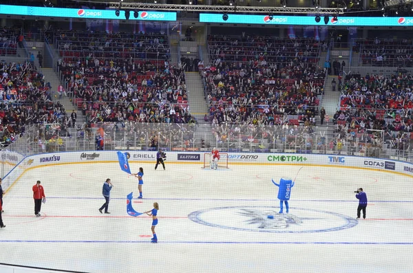 Juego de hockey sobre hielo en Sochi, Rusia 2015 Imágenes de stock libres de derechos