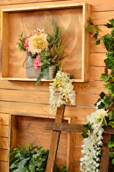 Flowers on  wood planks background — Stock Photo, Image
