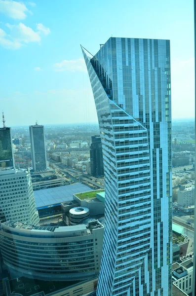 ワルシャワ、ポーランド。市内中心部の航空写真ビュー ダウンタウンのビジネス高層ビル — ストック写真