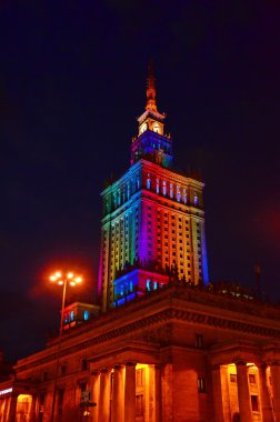 Işıklı Sarayı kültür ve bilim gece. Varşova, Polonya