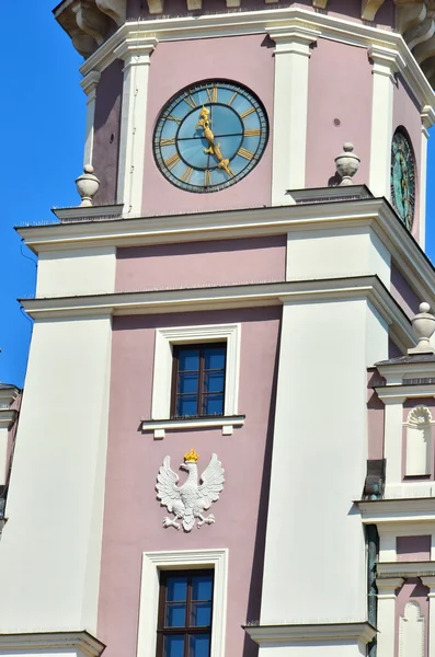 Stadshuset står hög närbild — Stockfoto