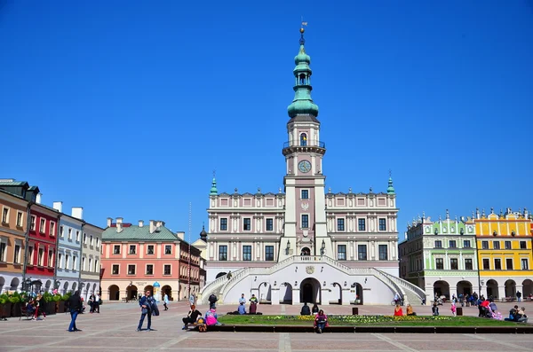 Färgglada fasad av byggnader i Zamosc, Polen — Stockfoto