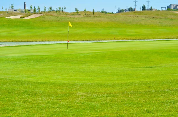 Terrain de golf, drapeau de golf — Photo