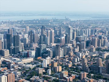 Montreal şehrinin insansız hava aracı görüntüsü şehir merkezinde, Quebec, Kanada..