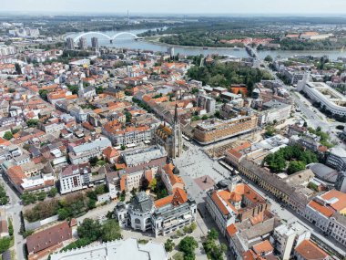 Sırbistan 'ın Novi Sad kenti üzerindeki İHA uçuşu.