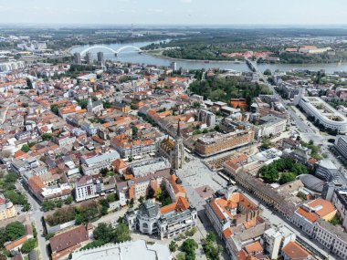 Sırbistan 'ın Novi Sad kenti üzerindeki İHA uçuşu.