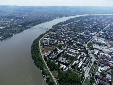 Sırbistan 'ın Novi Sad kenti üzerindeki İHA uçuşu.