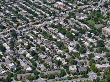 Montreal şehir merkezi, Quebec, Kanada ile Verdun ve La Chine kanallarının hava manzarası. g.