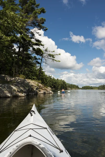 Faire du kayak un jour d'été — Photo