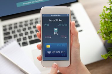 telefon ile online tren bileti ve defter tutan el